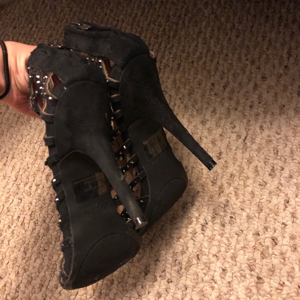 Heels - Picture 5 of 6